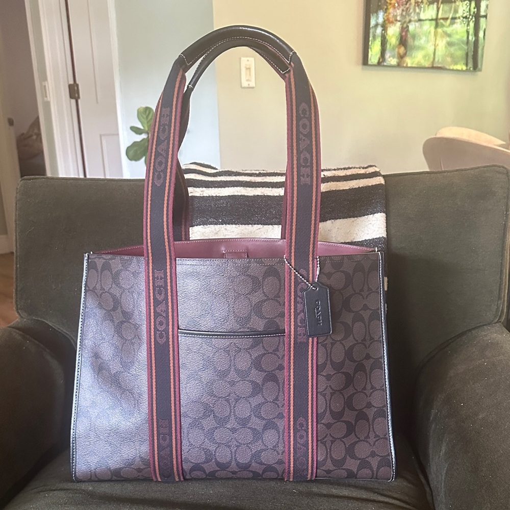 Coach large Smith Brown  Signature Tote